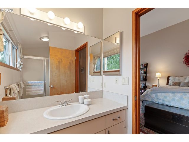 600 ISLAND Dr 15, Gleneden Beach, OR 97388
