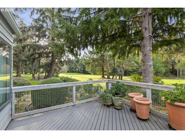 600 ISLAND Dr 15, Gleneden Beach, OR 97388