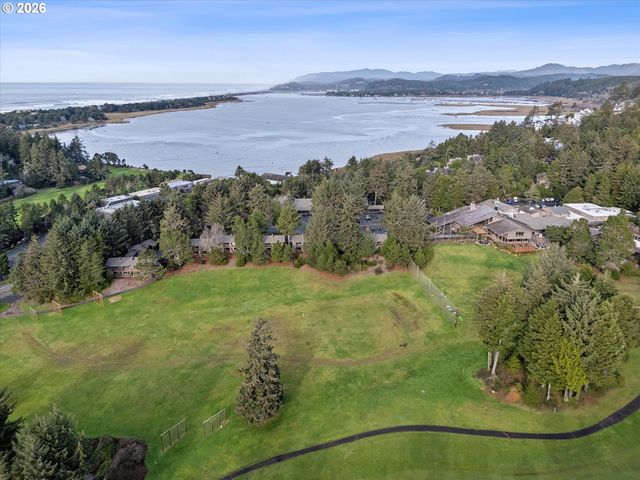 600 ISLAND Dr 15, Gleneden Beach, OR 97388