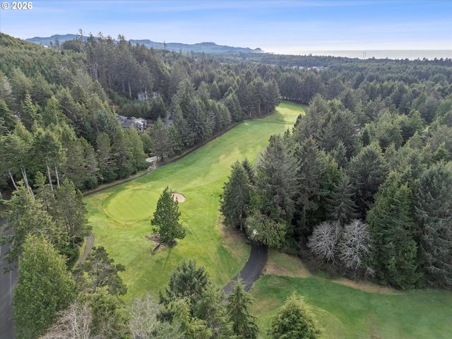 600 ISLAND Dr 15, Gleneden Beach, OR 97388
