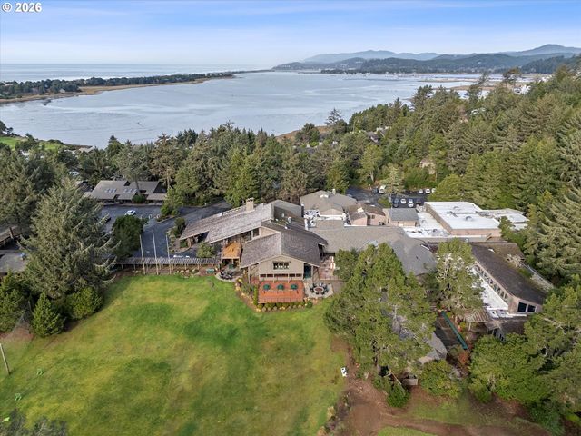 600 ISLAND Dr 15, Gleneden Beach, OR 97388