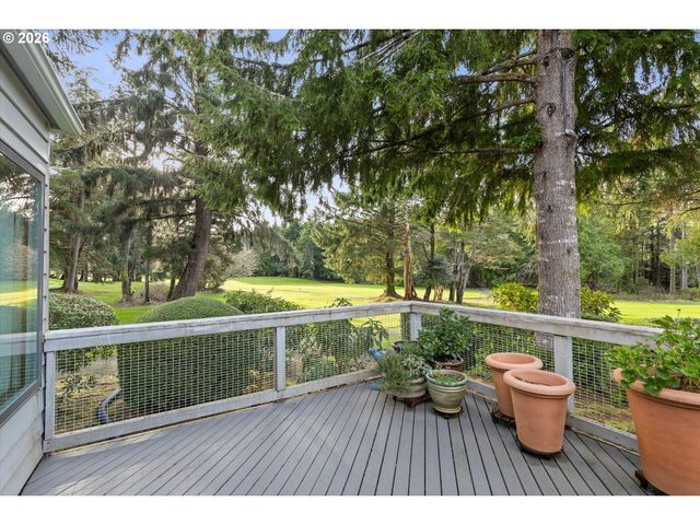 600 ISLAND Dr 15, Gleneden Beach, OR 97388