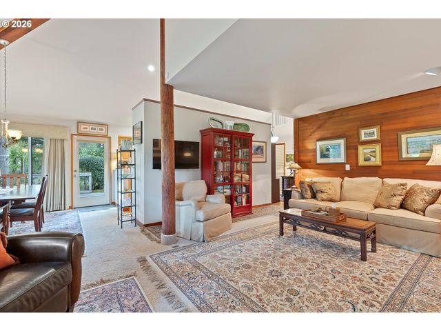 600 ISLAND Dr 15, Gleneden Beach, OR 97388