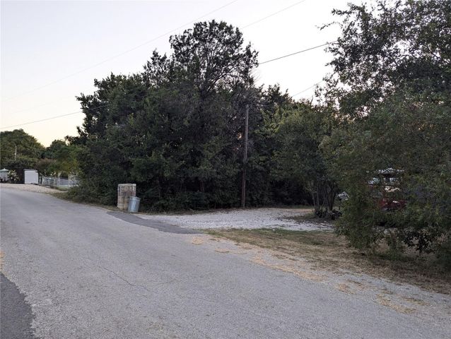 914 Indian Creek Drive, Granbury, TX 76048
