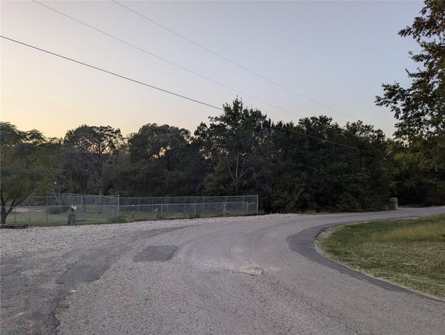 914 Indian Creek Drive, Granbury, TX 76048