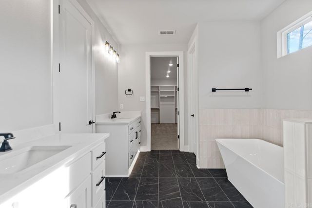 3092 Avilla Manor Trail, Alexander, AR 72002