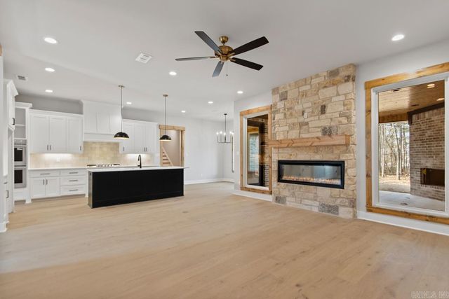 3092 Avilla Manor Trail, Alexander, AR 72002