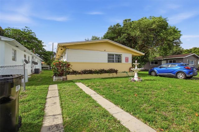26 NW 170th St 26, North Miami Beach, FL 33169