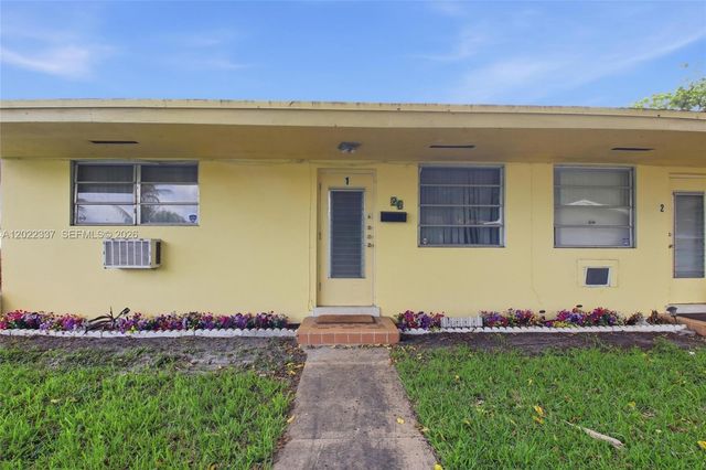 26 NW 170th St 26, North Miami Beach, FL 33169