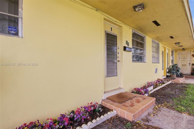 26 NW 170th St 26, North Miami Beach, FL 33169