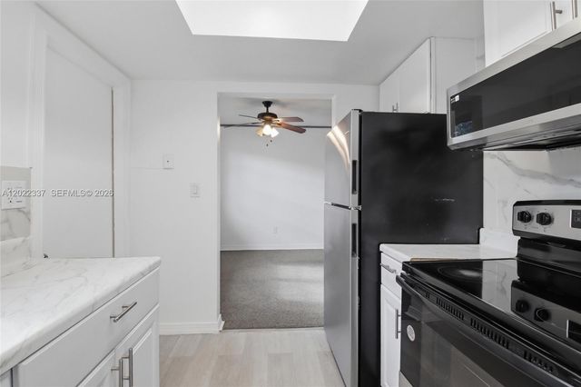 26 NW 170th St 26, North Miami Beach, FL 33169