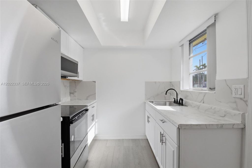 26 NW 170th St 26, North Miami Beach, FL 33169