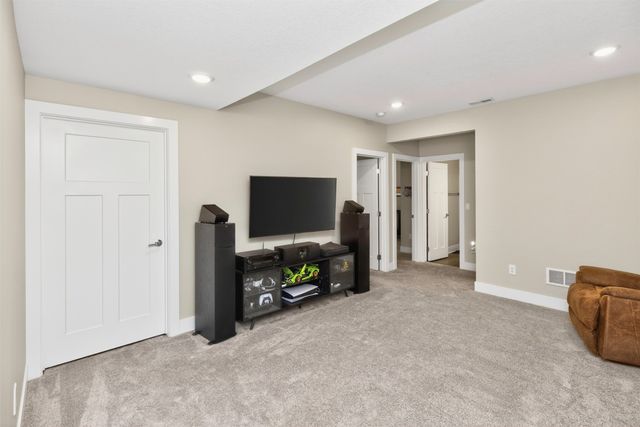 2812 Yordi Drive, Norwalk, IA 50211