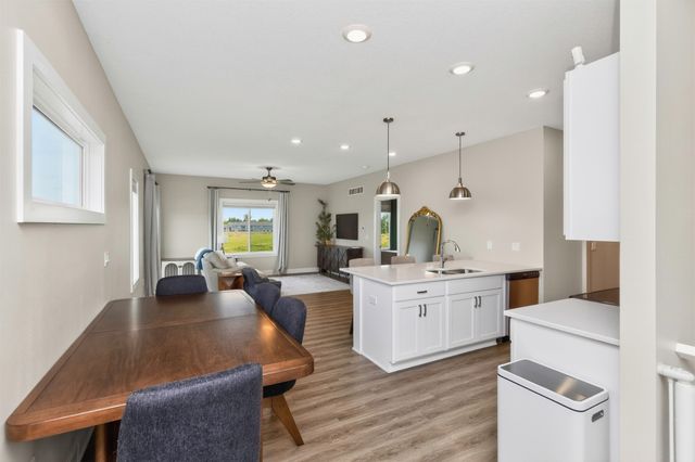 2812 Yordi Drive, Norwalk, IA 50211