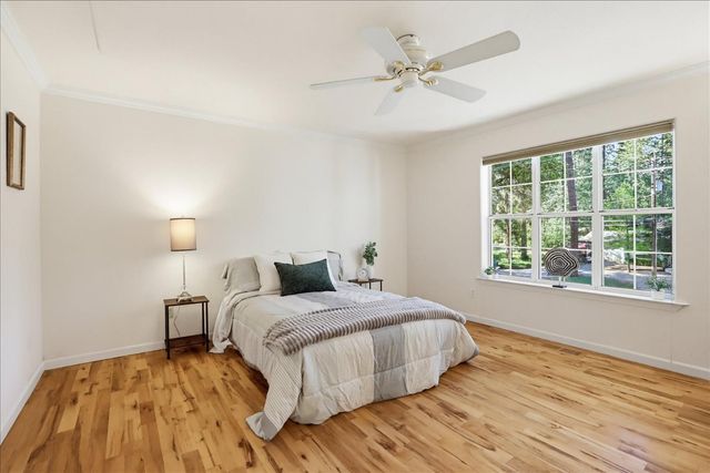 21324 Oak Ridge Dr, Grass Valley, CA 95945