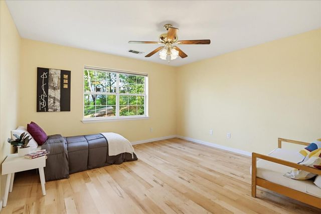 21324 Oak Ridge Dr, Grass Valley, CA 95945