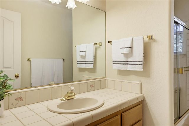 21324 Oak Ridge Dr, Grass Valley, CA 95945