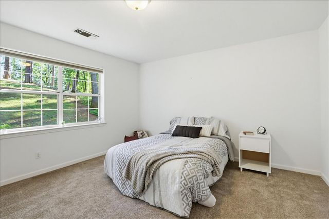 21324 Oak Ridge Dr, Grass Valley, CA 95945