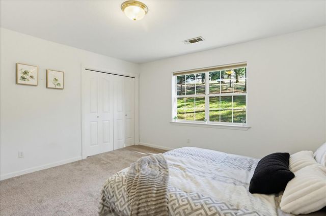 21324 Oak Ridge Dr, Grass Valley, CA 95945