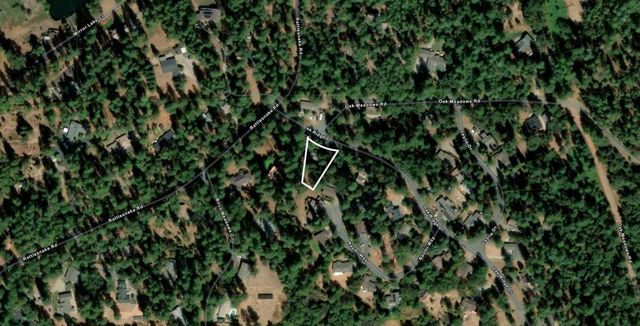21324 Oak Ridge Dr, Grass Valley, CA 95945
