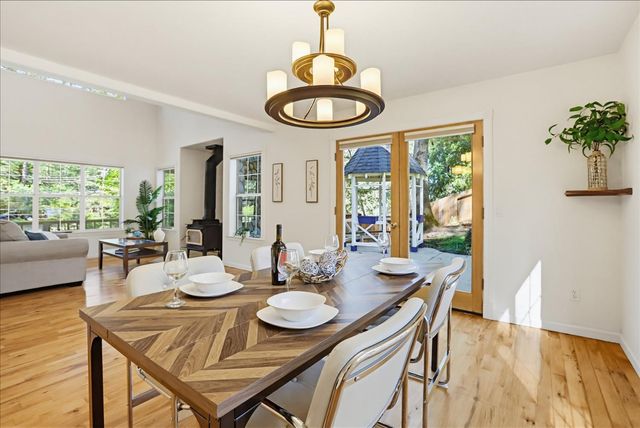 21324 Oak Ridge Dr, Grass Valley, CA 95945