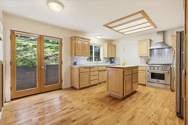 21324 Oak Ridge Dr, Grass Valley, CA 95945