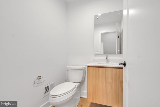 5420 GOSHAWK ALY, Bethesda, MD 20816