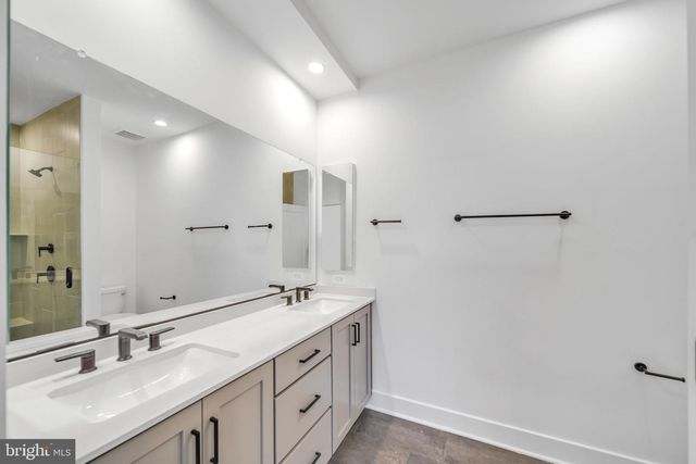 5420 GOSHAWK ALY, Bethesda, MD 20816