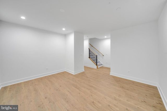 5420 GOSHAWK ALY, Bethesda, MD 20816