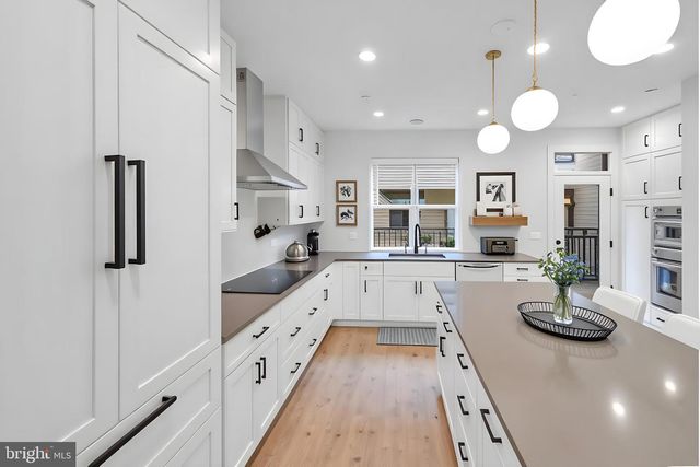 5420 GOSHAWK ALY, Bethesda, MD 20816