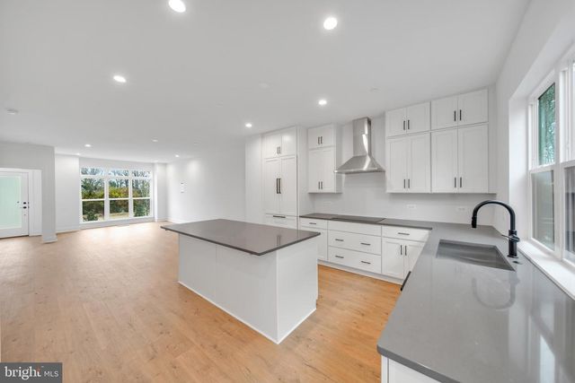 5420 GOSHAWK ALY, Bethesda, MD 20816