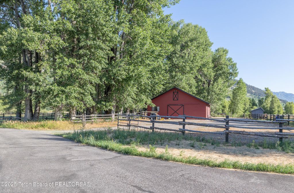 5405 W ULYSSES Lane, Wilson, WY 83014 photo 13