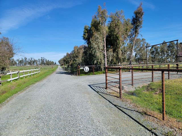 13995 Beskeen Rd, Herald, CA 95638