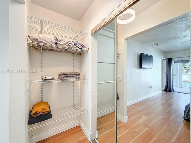 2913 Dolphin Dr, Miramar, FL 33025