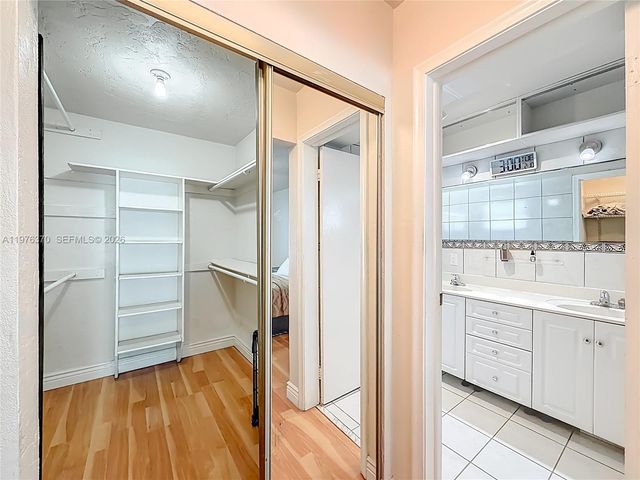 2913 Dolphin Dr, Miramar, FL 33025