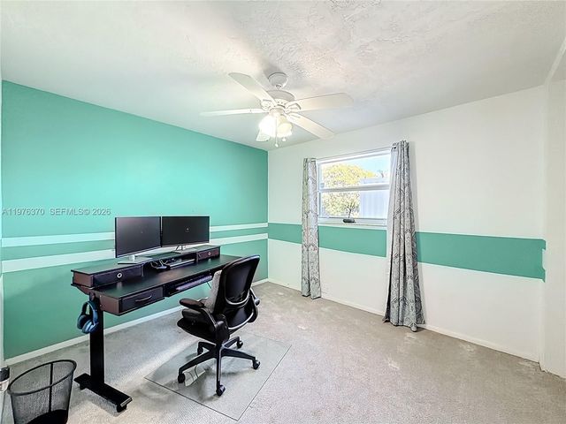 2913 Dolphin Dr, Miramar, FL 33025