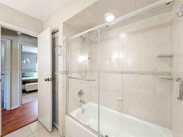 2913 Dolphin Dr, Miramar, FL 33025