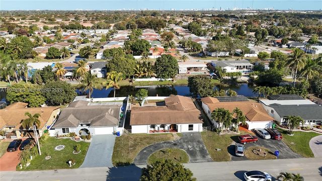 2913 Dolphin Dr, Miramar, FL 33025