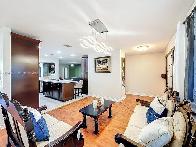 2913 Dolphin Dr, Miramar, FL 33025