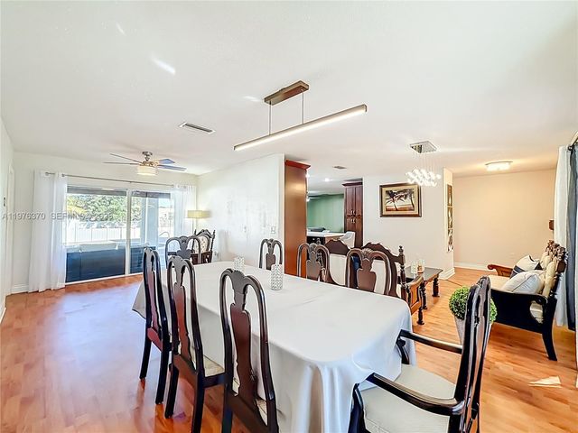 2913 Dolphin Dr, Miramar, FL 33025