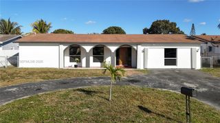 2913 Dolphin Dr, Miramar, FL 33025