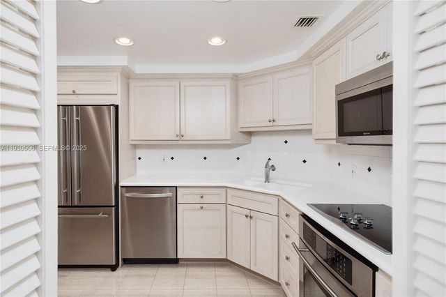 2 Grove Isle Dr B703, Miami, FL 33133