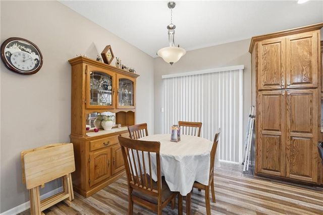 941 N Cottonwood Court, Tonganoxie, KS 66086