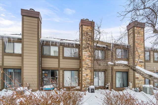 111 Aberdeen Court, Geneva, IL 60134