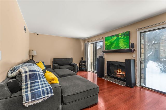 111 Aberdeen Court, Geneva, IL 60134