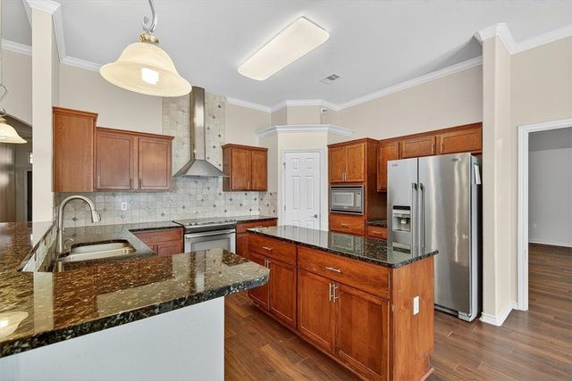 409 Long Point Dr, Portland, TX 78374