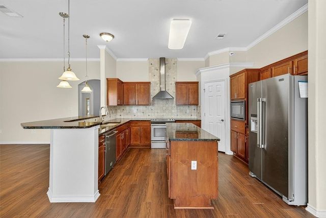 409 Long Point Dr, Portland, TX 78374