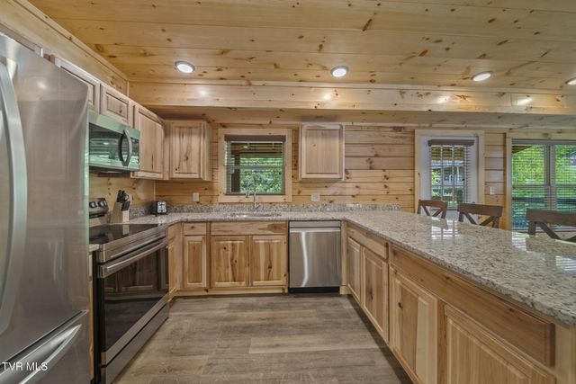 1516 Rainbow Ridge Way, Sevierville, TN 37862