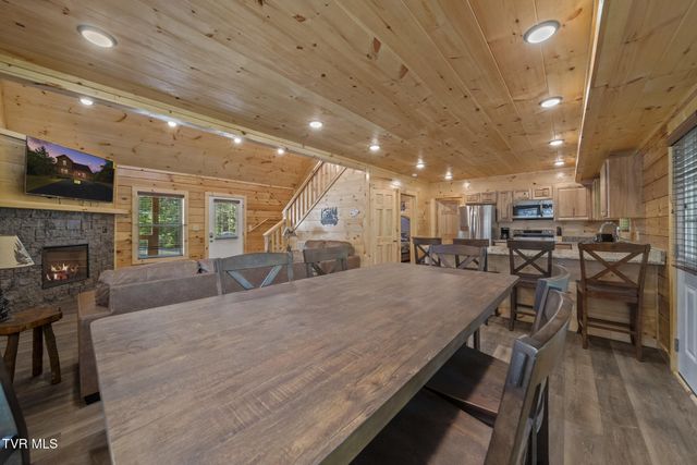 1516 Rainbow Ridge Way, Sevierville, TN 37862