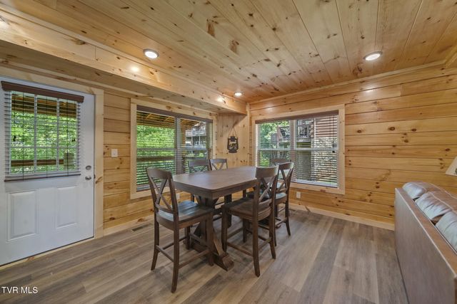 1516 Rainbow Ridge Way, Sevierville, TN 37862